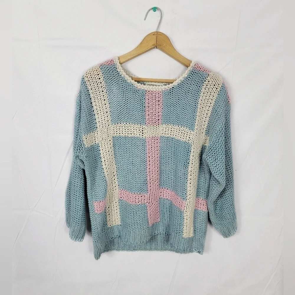 Womens Medium Cozy Blue and Pink Plaid Knit Sweater
